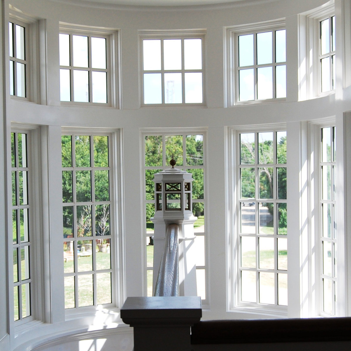 Two-story curved bay window rotunda